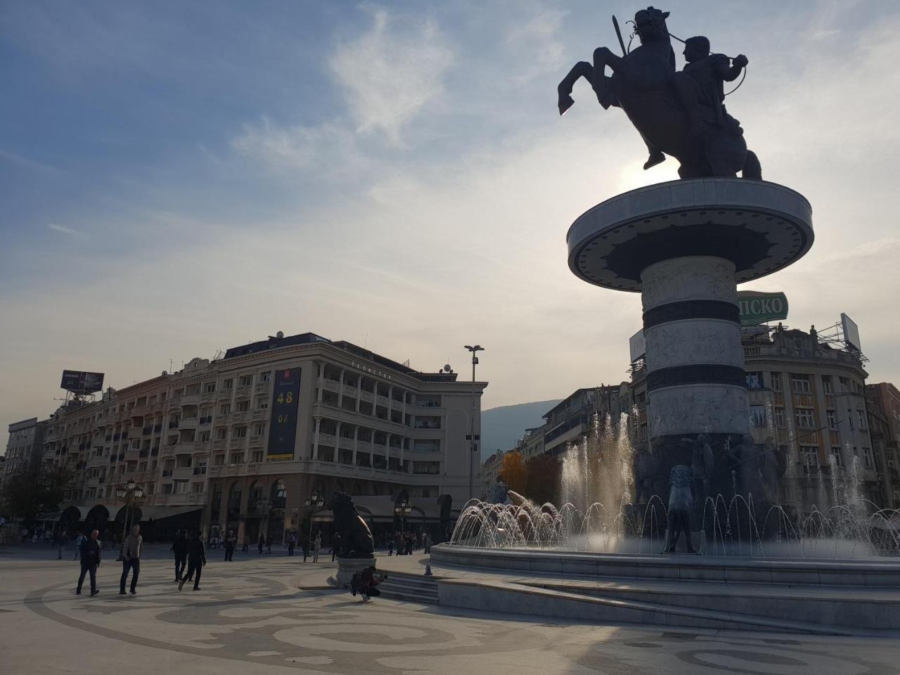 Rooftop Square Vanilla Skopje Buitenkant foto
